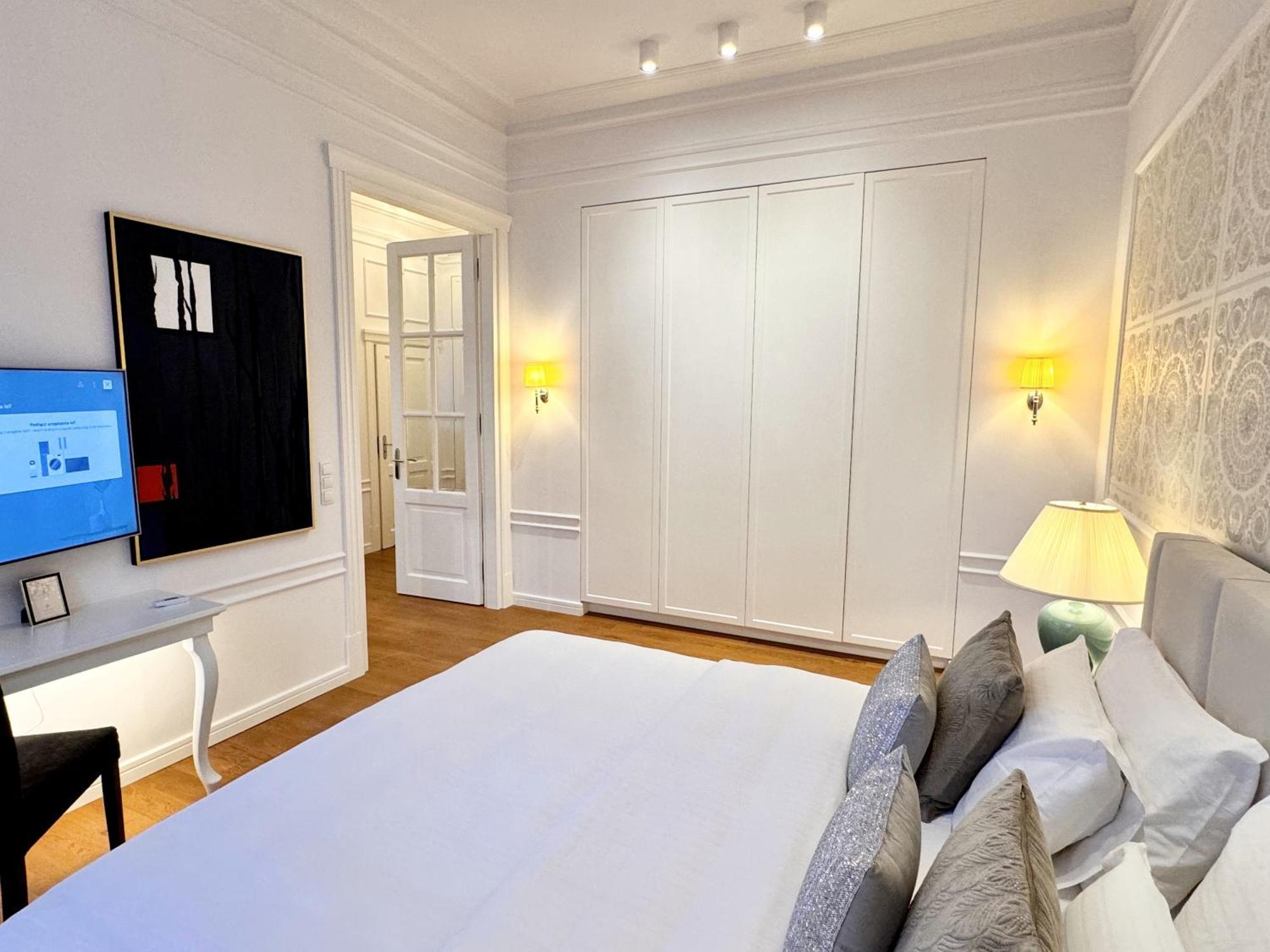 Mondrian Luxury Suites & Apartments Old Town ワルシャワ エクステリア 写真