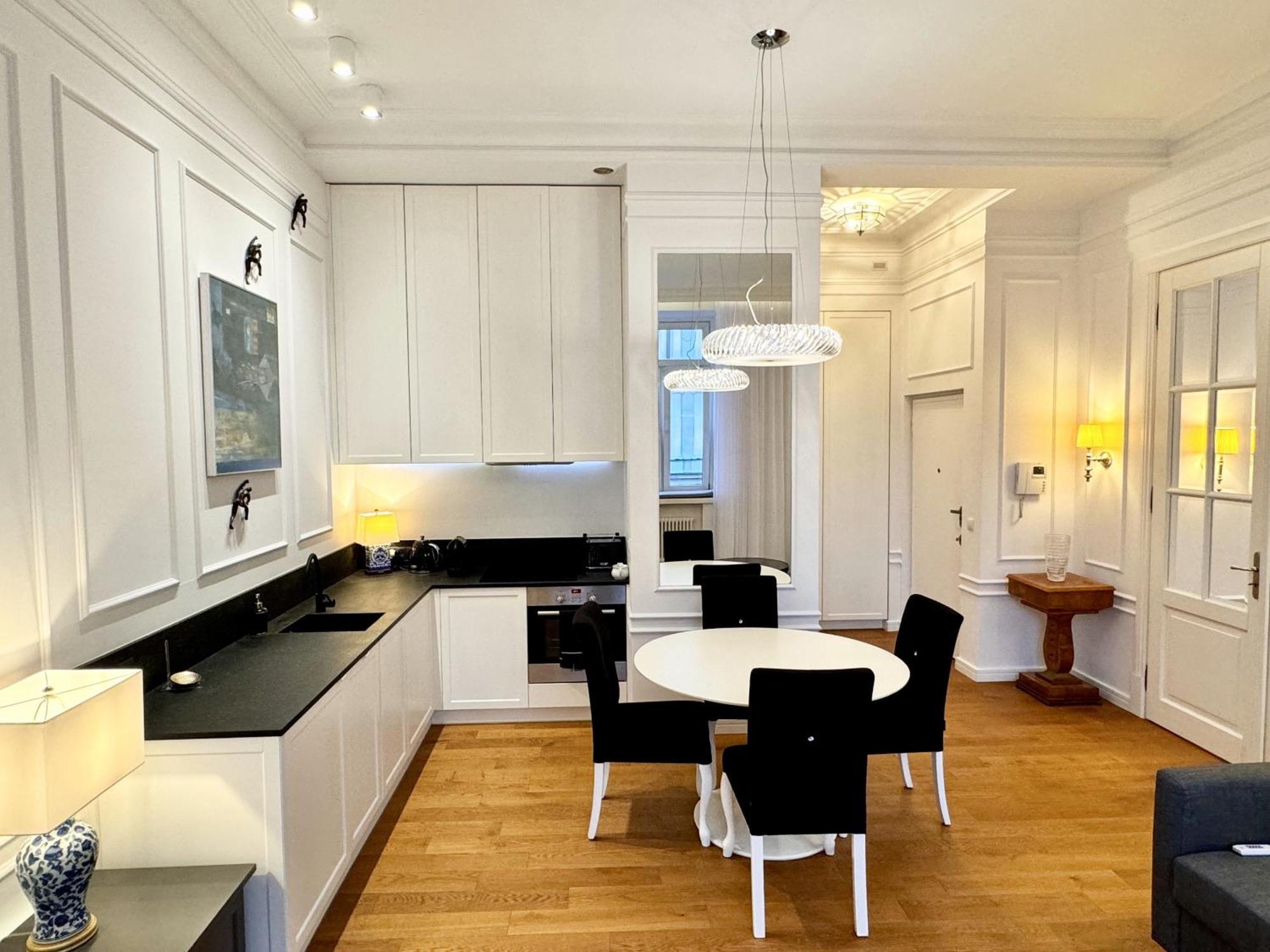 Mondrian Luxury Suites & Apartments Old Town ワルシャワ エクステリア 写真